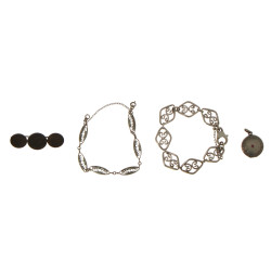 Lot de bijoux en argent : 2 bracelets, b
