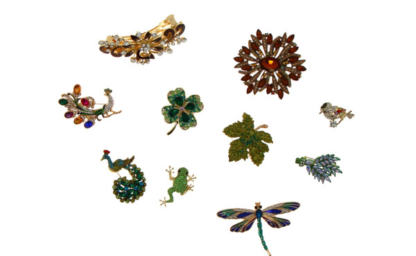 BROCHES - Lot de 10 broches fantaisie en