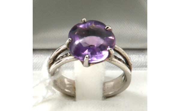Bague en argent 950ème sertie d'une amét