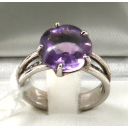 Bague en argent 950ème sertie d'une amét