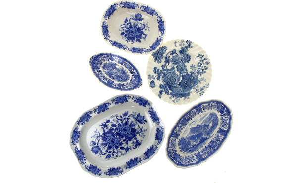 Thème BLEU - Lot de 5 plats à décor en c
