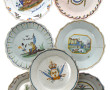 7 assiettes anciennes en faîence polychr