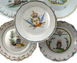 7 assiettes anciennes en faîence polychr
