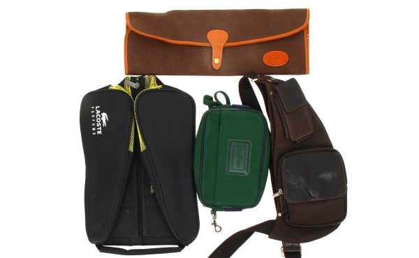 Lot de 4 articles : pochette LACOSTE ver