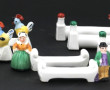 9 porte-couteaux en porcelaine à décor d