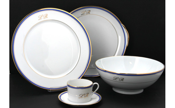 LIMOGES - Service de table en porcelaine