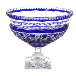Coupe sur piédouche en cristal bleu et t