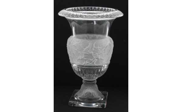 Vase forme Médicis en cristal moulé tran