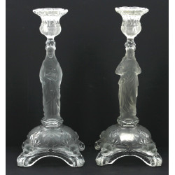 Paire de flambeaux en verre pressé moulé