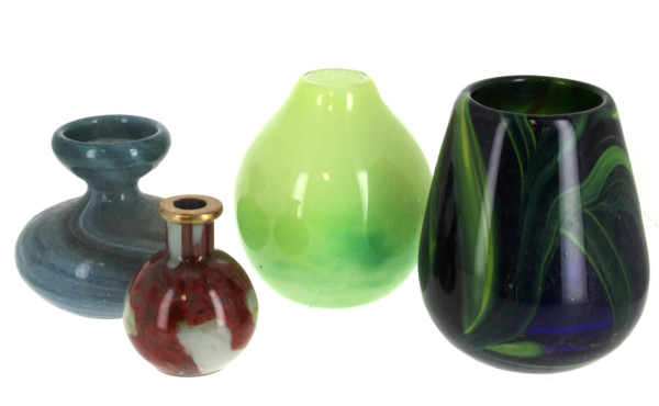 Lot de 4 vases en verre de couleurs