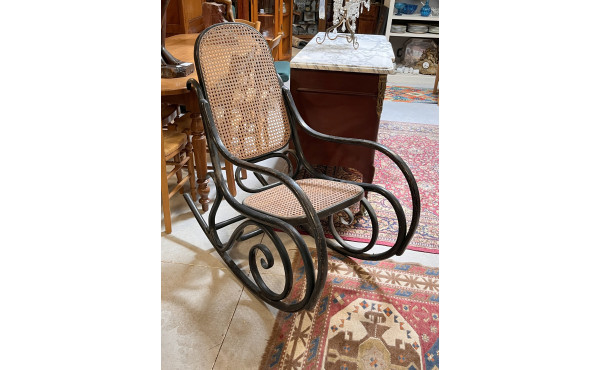 Rocking Chair (qqs traces d'usage)