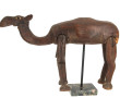 Grand dromadaire en bois sculpté et arti