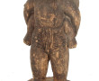 BIRMANIE - Homme portant un enfant, scul