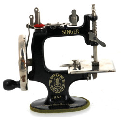 SINGER - Petite machine à coudre ancienn