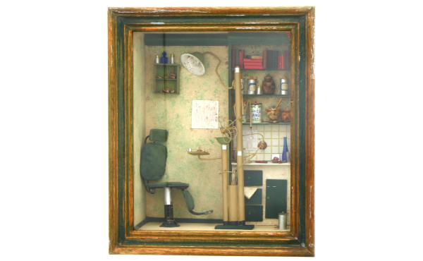 Vitrine diorama "cabinet du dentiste" 30