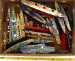 Collection de petites maquettes de navir