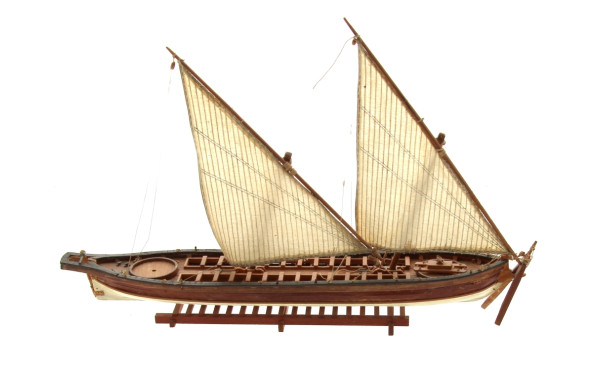 Maquette de canonnière en bois L 47 cm (