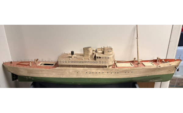 Bateau motorisable L. 100 cm (état d'usa