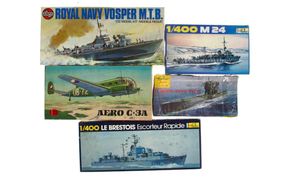 6 maquettes vintages 1/400 et 1/72 dont 