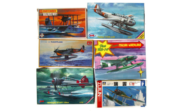 6 maquettes vintages d'hydravions 1/72