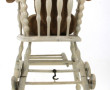 Ours ancien en paille et chaise de poupé
