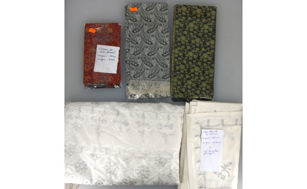 SYRIE - Linge de table : nappe blanche e