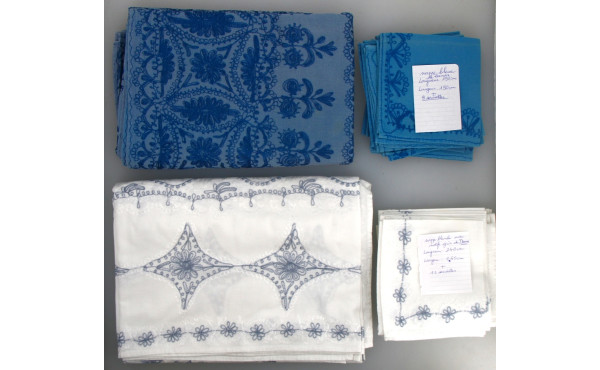 SYRIE - Linge de table : nappe bleue 190