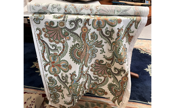 Coupon de tissu décor floral poychrome e