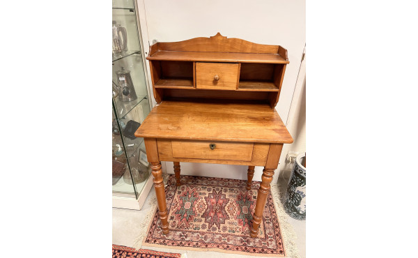 Bureau à gradin en bois fruitier ouvrant