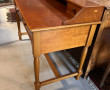 Bureau plat à gradin ouvrant à 5 tiroirs
