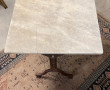 Table piètement en fonte et plateau marb