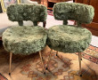 Paire de chaises basses en fourrure synt