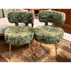 Paire de chaises basses en fourrure synt