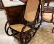 Fauteuil rocking chair en bois cintré