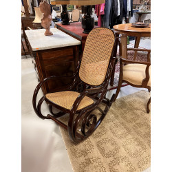 Fauteuil rocking chair en bois cintré