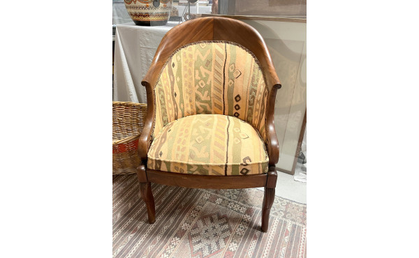 Petit fauteuil dossier gondole en acajou