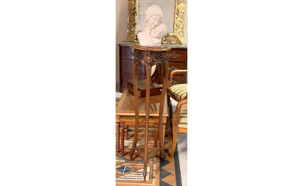 Sellette haute en bois naturel sculpté, 