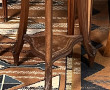 Sellette haute en bois naturel sculpté, 