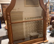 Vitrine en bois fruitier ouvrant à une p