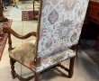 Paire de fauteuils en bois naturel sculp