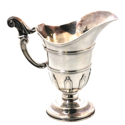 Aiguière casque en métal argenté, H 21 c