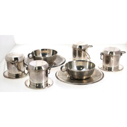 Paire de tasses en métal argenté et 4 fi