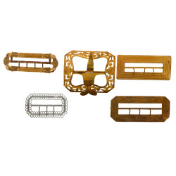 Lot de 5 boucles anciennes en métal dont