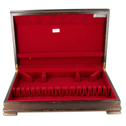 Argentier anglais en placage, ouvrant à 