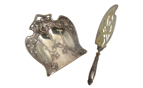 ART NOUVEAU - Pelle en métal argenté à d