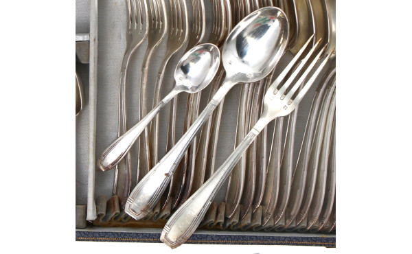Ménagère en métal argenté style ART DECO