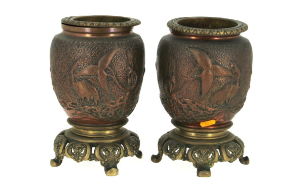 JAPON - Paire de vases anciens en cuivre
