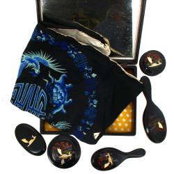 Coffret en laque asiatique contenant 5 a