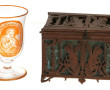 Coffret ancien en bois découpé à décor d
