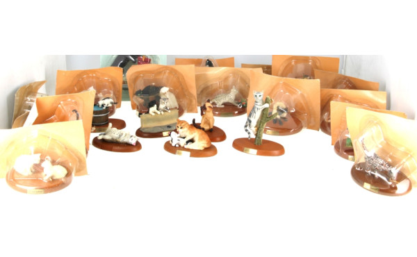 CHAT - collection de figurines en résine